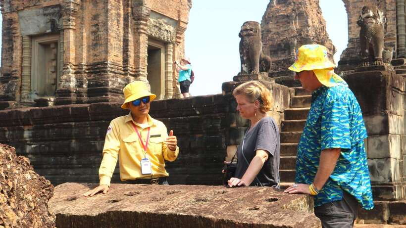 Angkor Wat: Highlights and Sunrise with Spanish Guide - Before Dawn at Angkor Wat: the eastern-side sunrise you’ll feel