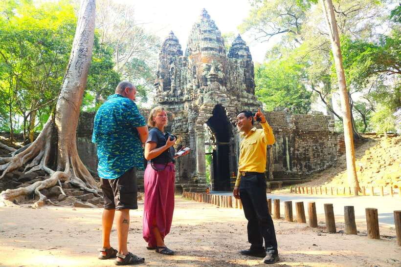 Angkor Wat: Highlights and Sunrise with Spanish Guide - Getting ready for the dark temple entrance