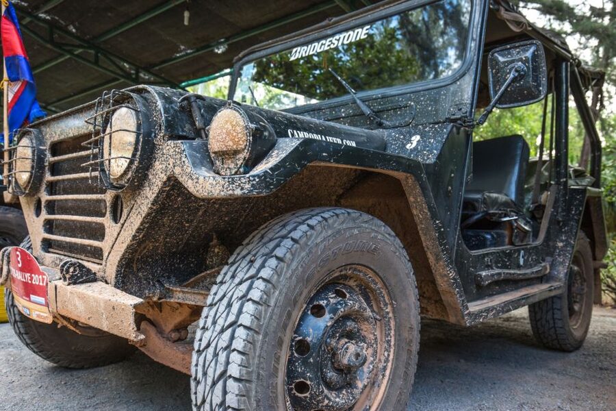 Angkor Wat in a vintage Jeep with driver - jeep rental - Pickup in Siem Reap: Morning Start and the Open-Air Reality