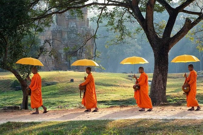 Angkor Wat plus Balloon Ride with Khmer Lunch - The tethered helium balloon ride: 12 minutes of “wait, wow”