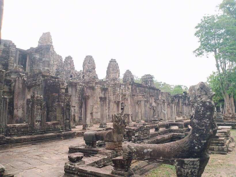 Angkor Wat, Small Circuit Private Tour with Banteay Srei - Lunch break (about 1 hour): plan around heat and energy