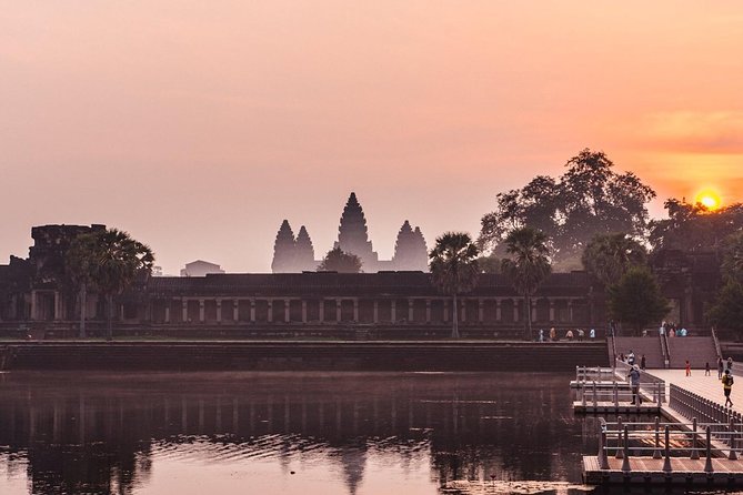 Angkor Wat Small-Group Sunrise Tour from Siem Reap - Angkor Wat: Vishnu, Symmetry, and the Best-Preserved Reality