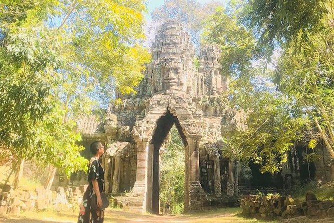 Angkor Wat Small-Group Sunrise Tour from Siem Reap - Meeting at 4:30 AM: Pickup Window, Flashlight, and Dress Code