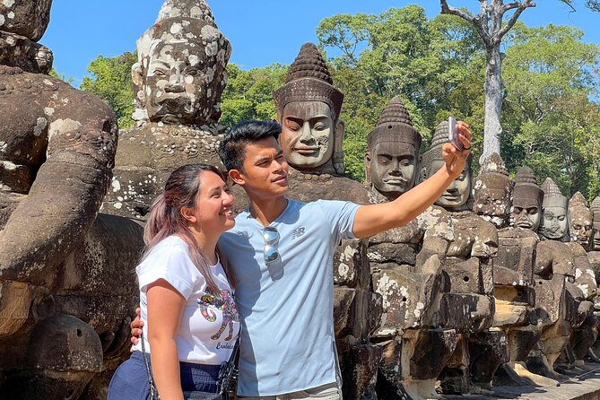 Angkor Wat Small Group Tour and Sunset with Lunch Included - Angkor Wat in the afternoon: the icon hits different when timed right