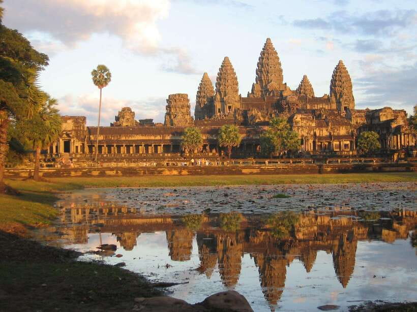 Angkor Wat: Small-Group Tour with Balloon Ride and Lunch - Setting Off: Hotel Pickup and the Angkor Pass Reality Check