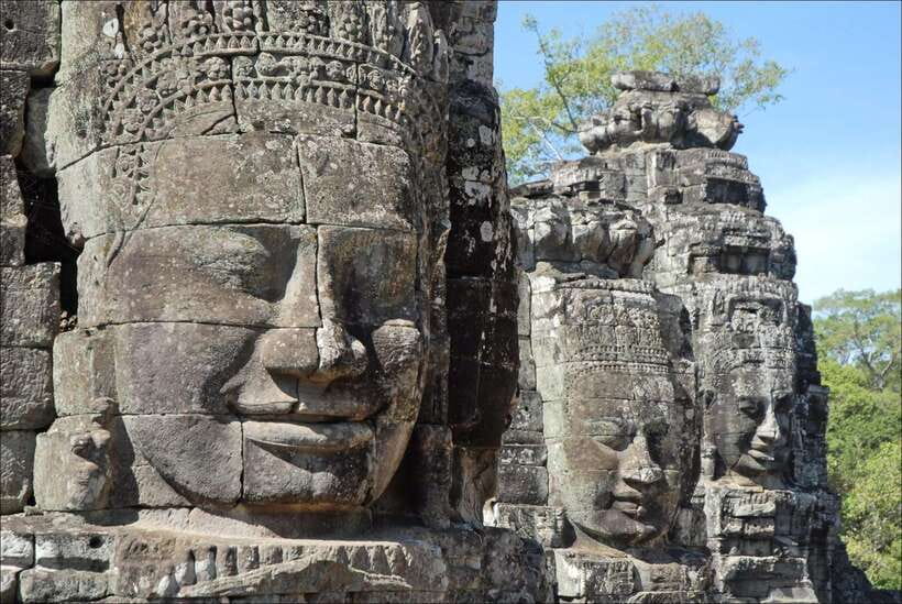 Angkor Wat: Small-Group Tour with Balloon Ride and Lunch - Angkor Thom South Gate: Walking Through the 108 Guardians
