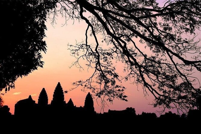 Angkor Wat Sunrise & 3 Main Temples with Breakfast – Small Group - Srah Srang breakfast: a proper meal break, not a filler stop