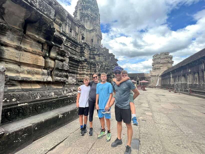 Angkor Wat Sunrise Bike Tour With Lunch Included - Lunch near Srah Srang: the reset before your calmer finish