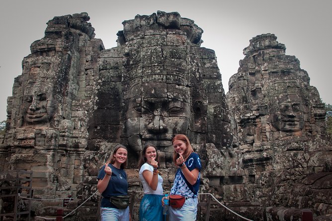 Angkor Wat Sunrise Experience with Breakfast - Angkor Thom’s Victory Gate Photo Stop: Quick Snap, Big Context