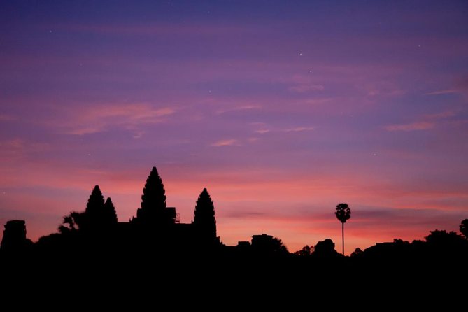 Angkor Wat Sunrise Guided Join-In Tour/Private Tour - Angkor Thom and Bayon’s thousand faces: the morning’s emotional centerpiece