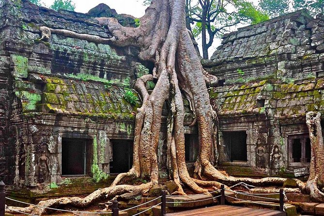 Angkor Wat: Sunrise or Sunset Tours with Tuk Tuk - Pickup, tickets, and the logistics that can ruin sunrise plans