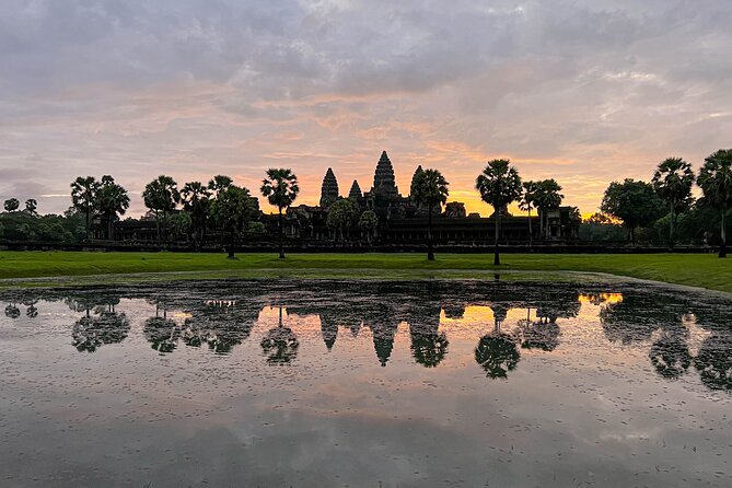 Angkor Wat Sunrise Private Tour via Tuk Tuk from Siem Reap - Srah Srang breakfast stop: fuel in a calmer setting