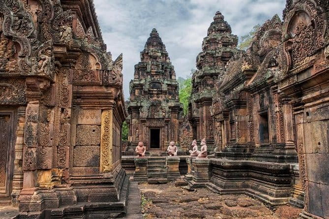Angkor Wat Sunrise Small-Group 1-Day Tour from Siem Reap - Angkor Thom and the Victory Gate area: 30 minutes with big stone drama