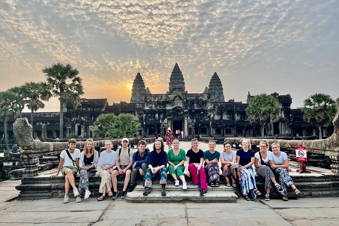 Angkor Wat Sunrise Small Group Tour With Breakfast - Sunrise at Angkor Wat: spotting the light and beating the lines