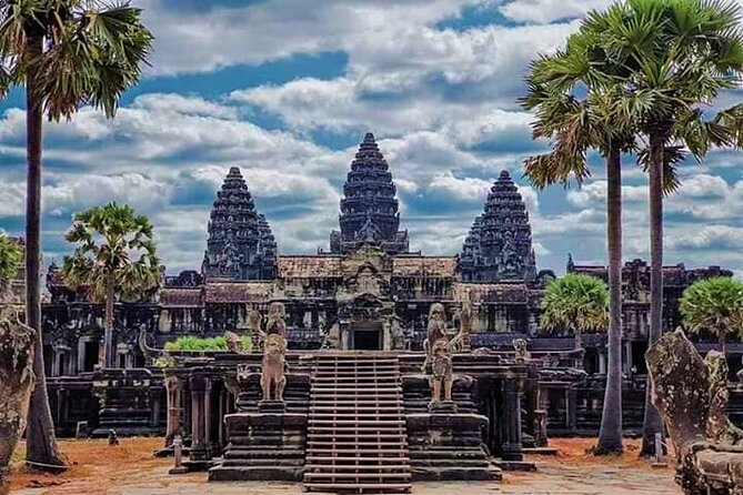 Angkor Wat Sunrise, Ta Promh, Banteay Srei, Bayon Private Tour - Ta Prohm: walking through the roots
