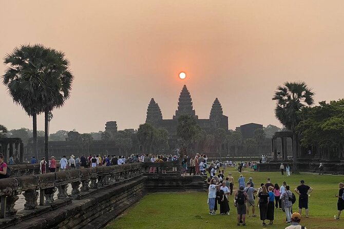 Angkor Wat Sunrise Tour & Archaeological Park Exploration - Sunrise setup at the reflecting pool: where the magic happens