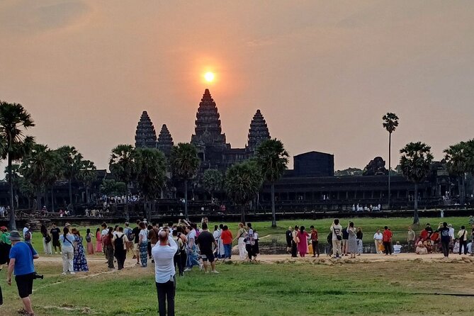 Angkor Wat Sunrise Tour - Angkor Thom and Bayon: the city feeling right after sunrise