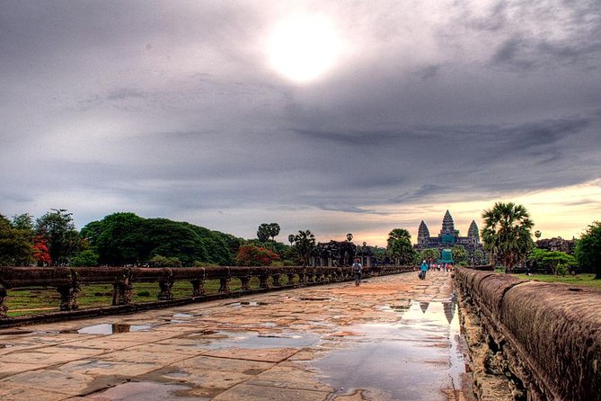 Angkor Wat Sunset Tour - Ta Prohm: the tree-root maze and why your guide matters
