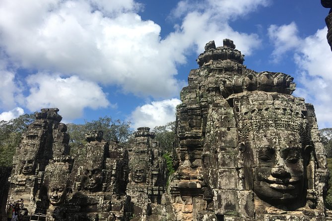 Angkor Wat, Ta Promh, Banteay Srei, Bayon temples Private Tour - Stop 1: Angkor Wat’s Symmetry and Bas-Relief Details