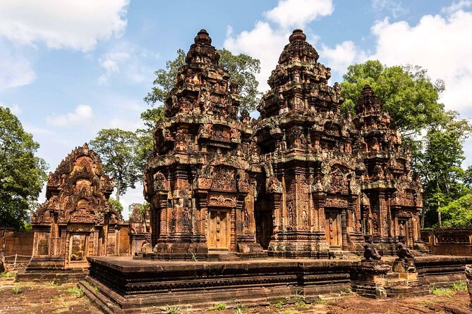Angkor Wat, Ta Promh, Banteay Srei, Bayon temples Private Tour - Stop 2: Ta Prohm and the Idea of Stone Meeting Jungle