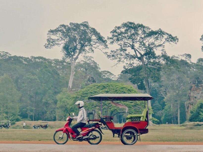 Angkor Wat Tour by Tuk-Tuk with English Speaking Driver - Sunrise or sunset at Angkor Wat: timing that changes everything