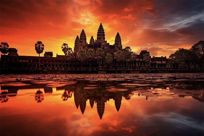 Angkor Wat Tour Deutsch | Private Führung - Angkor Thom and the Bayon: When the Walls Feel Like a World