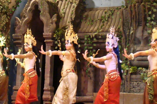 Apsara Dance Performance Including Buffet Dinner and Hotel Pickup - Entering the night: what this Apsara combo actually gives you