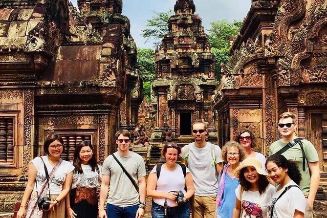 Apsara Dancing Show with Buffet Dinner Free Hotel Pick up - Apsara dancing and classic Khmer performances: what you’ll actually watch