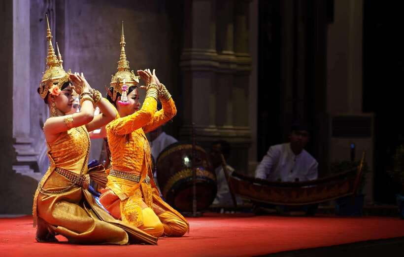 Apsara Traditional Dances & Local Buffet with Tuk-Tuk Ride - The Buffet Spread: Khmer Favorites Plus International Comfort