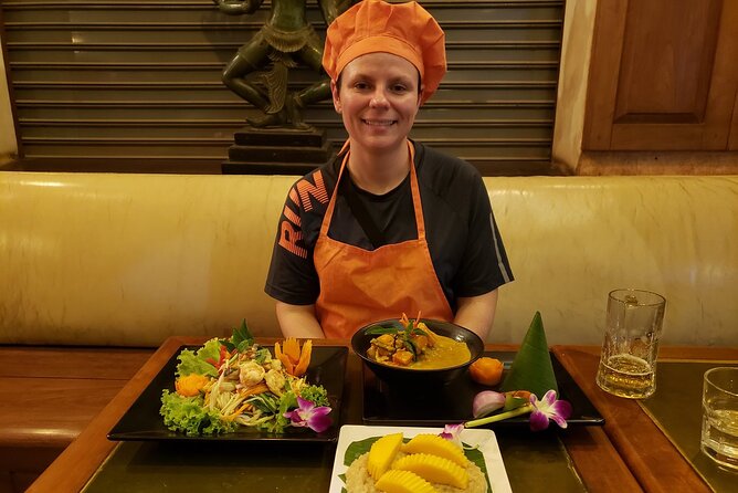 Award-Winning Cooking Class Experience with Professional Teacher - The flow of the class: market tour, then 3 courses you cook