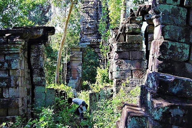 Banteay Chhmar Temple & Silk Farm Private Day Trip from Siem Reap - West Baray and Svay Romiet Pagoda: Khmer water engineering meets local ceremony
