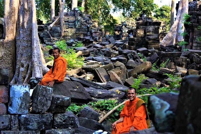 Banteay Chhmar Temple & Silk Farm Private Day Trip from Siem Reap - Transport, timing, and what to expect from the full-day schedule