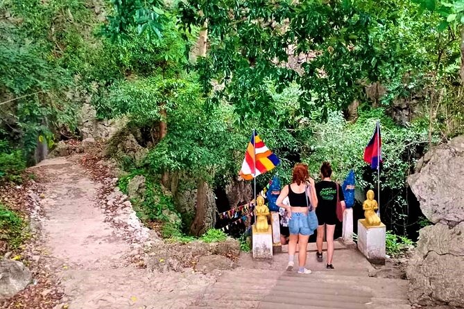 Battambang, Bamboo Train, Killing Cave Day Tour From Siem Reap - Phnom Sampov pagoda and the well-known cave area setup