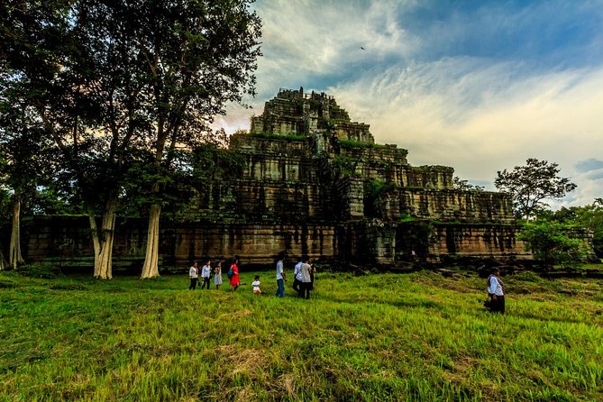 Beng Melea & Koh Ker Temples Small-Group Tour - Prasat Beng Mealea: Unrestored Stones, Jungle Swallowing the Ruins