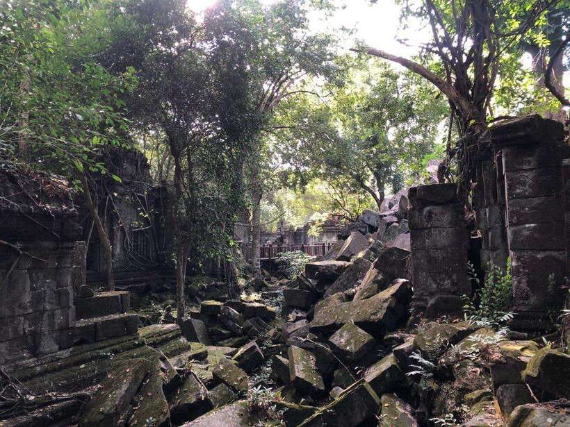 Beng Melea, Rolous Group & Kompong Phluk Floating Village - A private day that connects three very different worlds