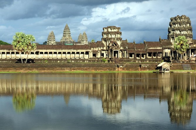 Best of Siem Reap 3-Day Private Tour to Angkor Wat & Tonle Sap - Day 2: Banteay Srei in the Morning, Pre Rup and Friends in the Afternoon