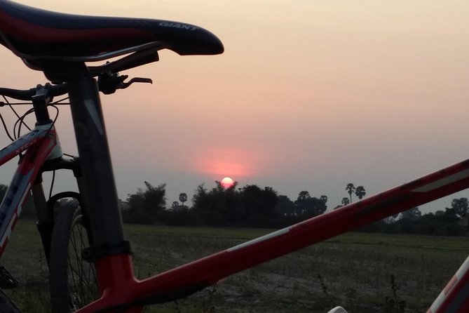 Biking Explore Banteay Srei & Kbal Spean - Stop 1 and 2: Cycling Through Rural Life and Preah Dak Village