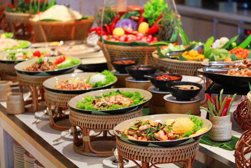 Buffet Dinner Apsara Show with hotel transfers - The buffet lineup: 40+ dishes with real variety