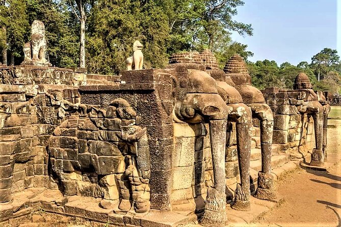 Cambodia Highlight 6 Days Tour from Siem Reap to Phnom Penh - Day 3 outside the big crowd: Banteay Samre through Pre Rup