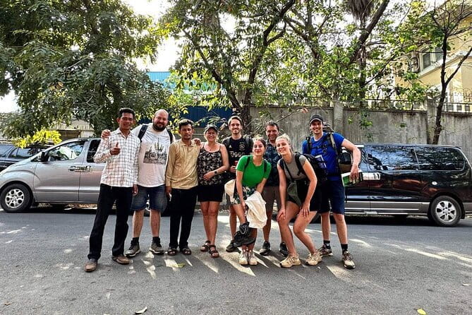 Cambodia Private Taxi - Siem Reap & Angkor Wat Temple Area Tour - A possible history lesson with your driver (the Khen effect)