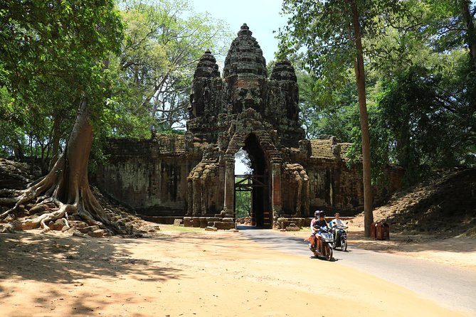 Classic Angkor Wat Sunrise or Sunset Private and Small GroupTour - Angkor Wat sunrise or sunset: what the timing really buys you