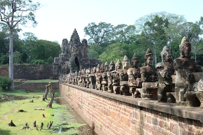 Classic Angkor Wat Sunrise or Sunset Private and Small GroupTour - Stop 4: Bayon Temple (1 hour) in Angkor Thom