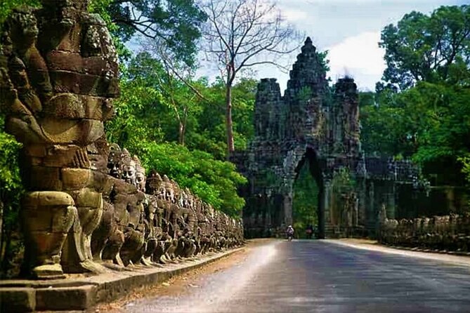 Discover Cambodia 8 Days from Siem Reap to Koh Trong -Phnom Penh - Day 2: Angkor Thom to Angkor Wat, With the Temples Arranged Like a Story