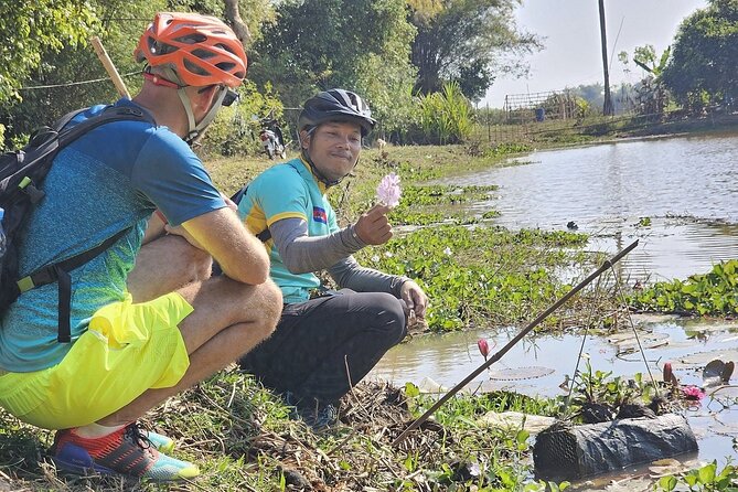 East Corner of Siem Reap - Roluos Group & Countryside - The Morning Setup: Meet Point, Timing, Bikes, and Helmets