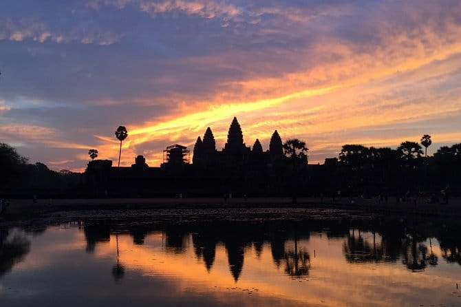 Explore Angkor Sunrise Spectacle a Full Day Temples Tour - Timing, heat, and comfort: the hidden comfort factor