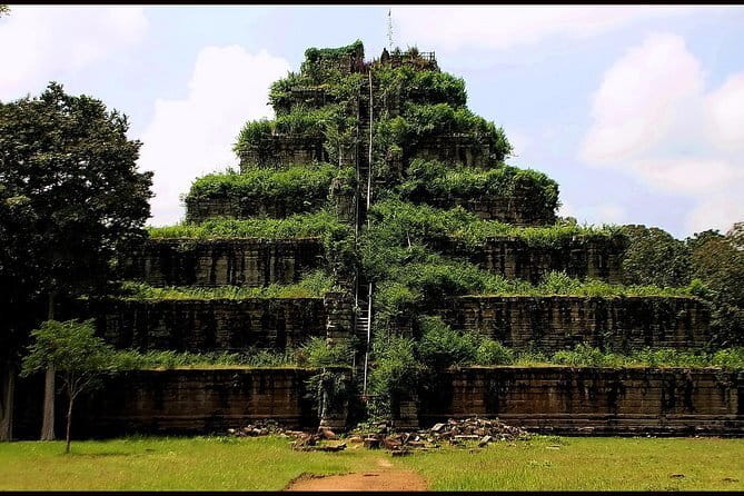 Explore Angkor Wat Sunrise Small Tour Private VIP Car - Ta Prohm Jungle Walk: From Chau Say Tevoda to the Tomb Raider Setting