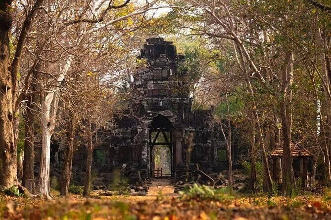 Explore Koh Ker Pyramid Temple With Beng Mealea Photography Tours - Beng Mealea Meets Koh Ker: A Day Away From Angkor Lines