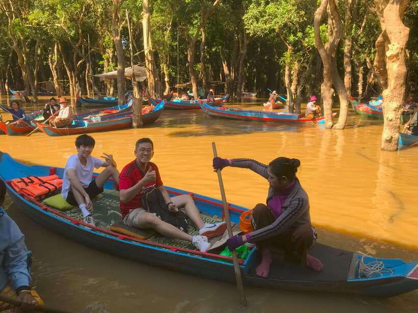 Exploring the Enchanting Kampong Phluk Floating Village - Kampong Phluk Village: Stilt Houses and Real Water-World Life
