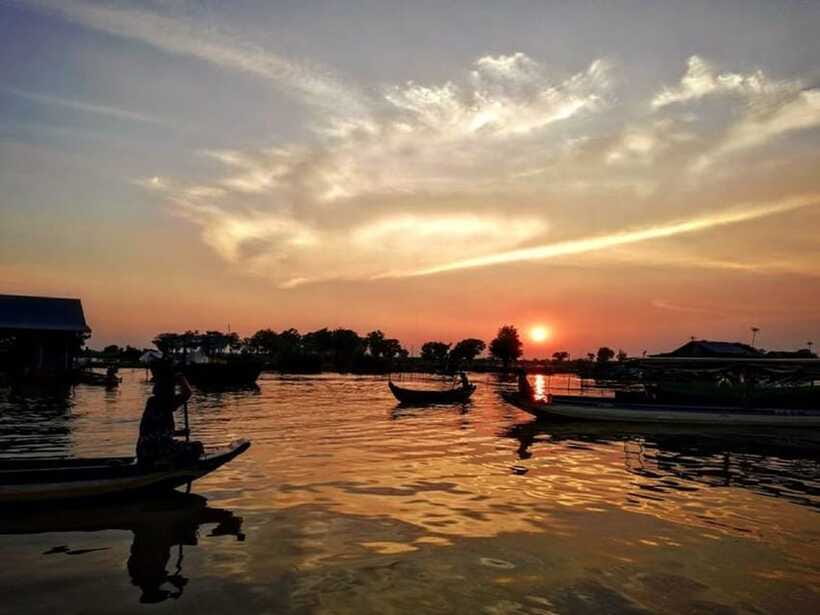 Floating Village and Tonlé Sap Sunset Tour - Tonlé Sap Sunset From the Boat: When the Sky Turns a Little Magic