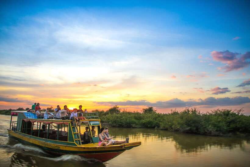 Floating Village-Mangroves Forest Tonle Sap Lake Boat Tour - Community stop and a longer Tonlé Sap sightseeing stretch